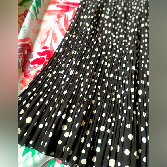 🎁 WOMENS POLKA DOT ASYMMETRICAL SKIRT!🎁 - Picture 2 of 4